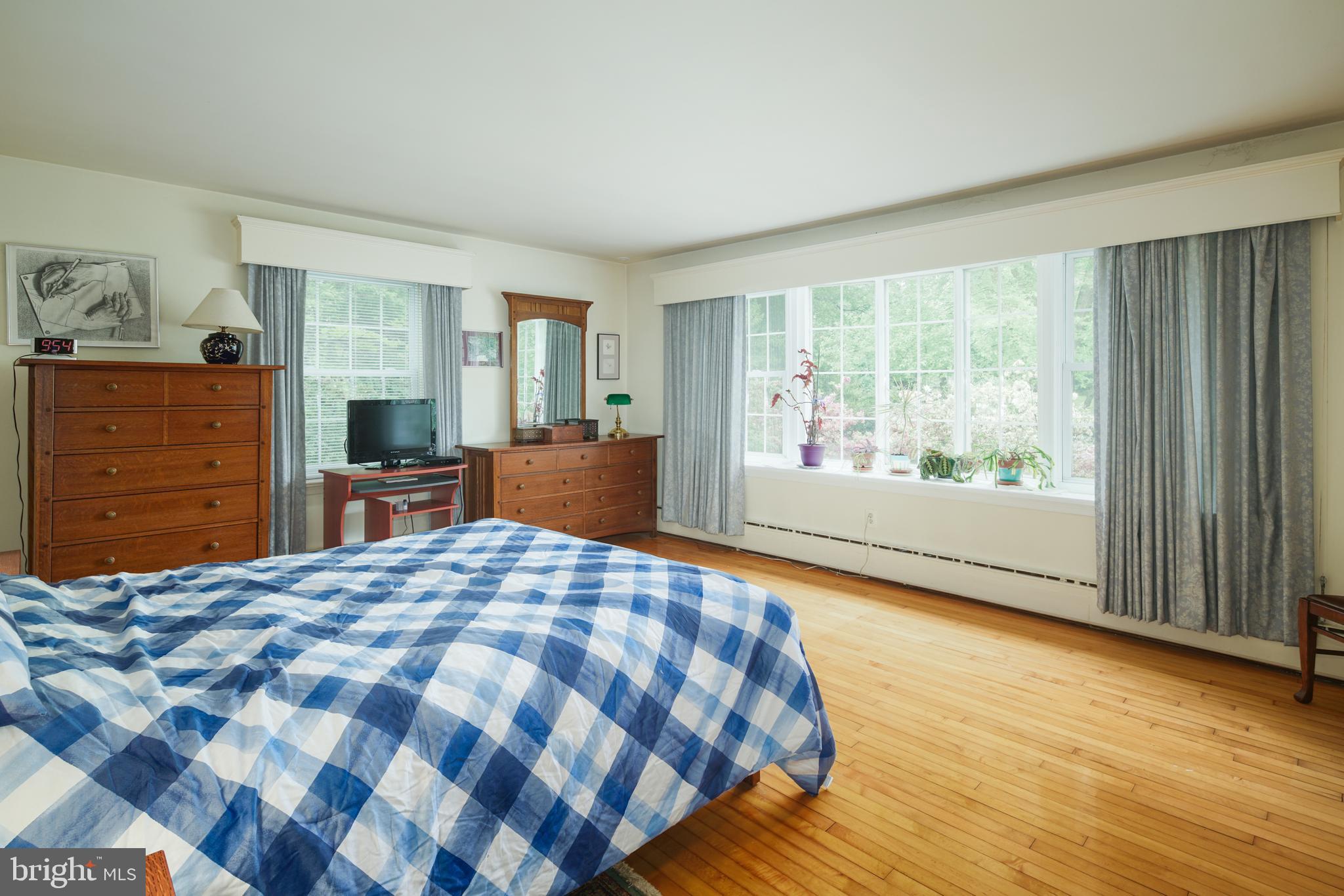 101 Moredun Road Philadelphia, PA 19115 - Photo 24 of 44 Primary Suite