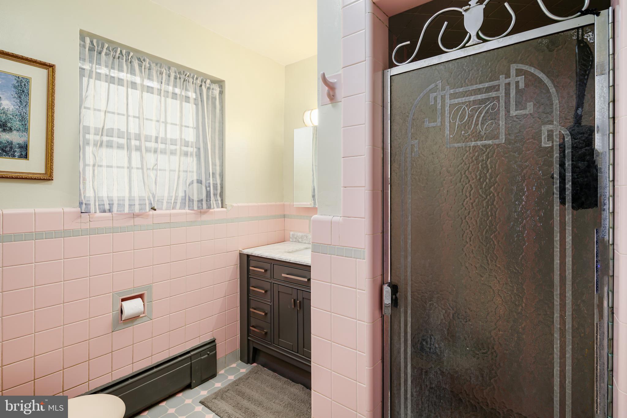 101 Moredun Road Philadelphia, PA 19115 - Photo 27 of 44 Primary Full Bath
