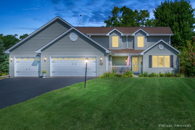 422 Fair Oaks Drive, Williams Bay, WI 53191