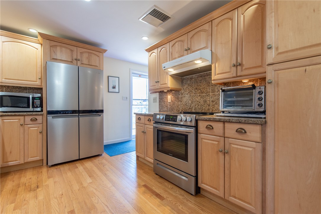 153 Grove Street Lincoln, RI 02865 - Photo 5 of 45