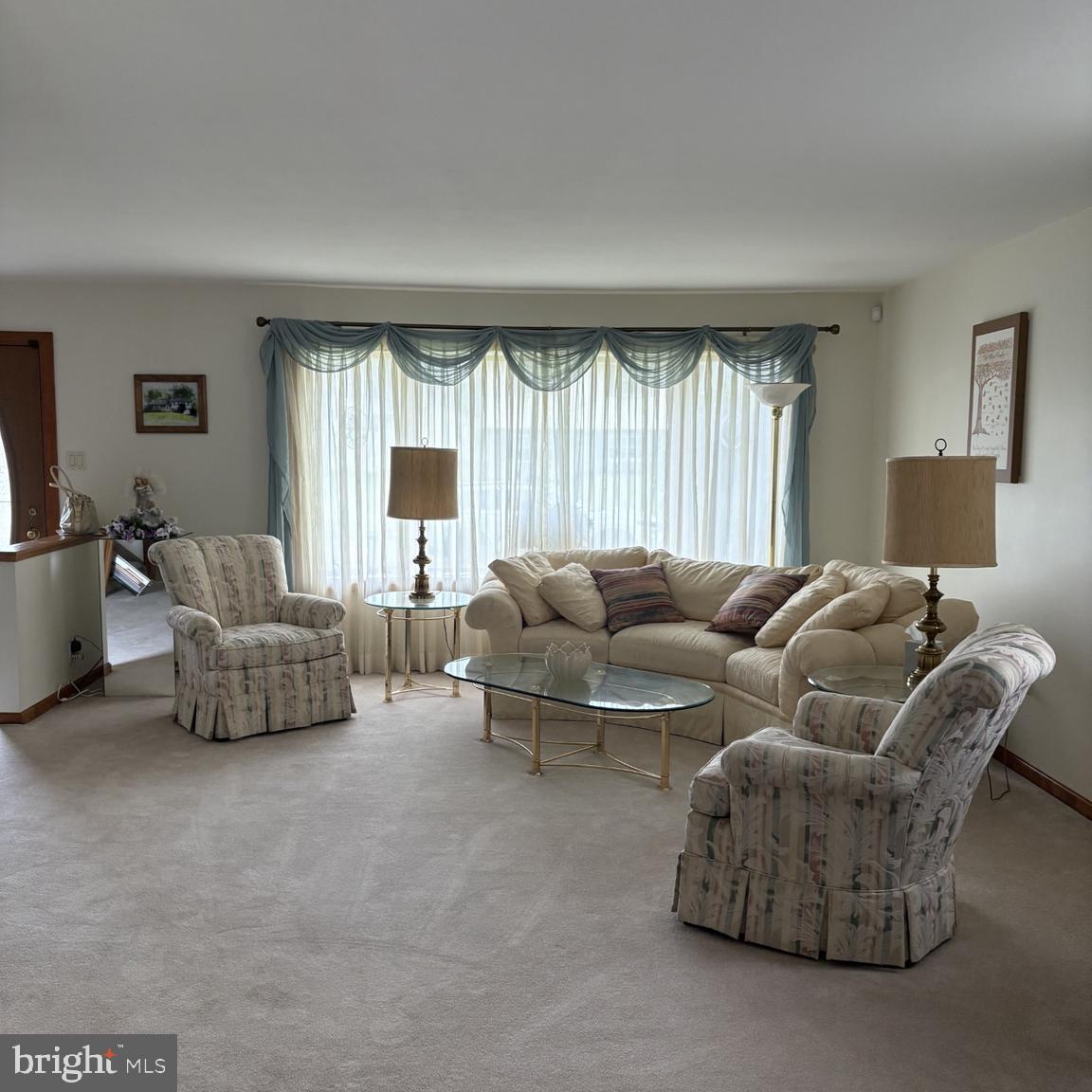 1011 Twist Road Philadelphia, PA 19115 - Photo 3 of 51 a living room with furniture and a large window