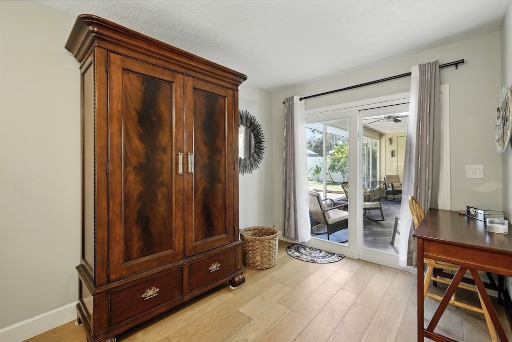 725 Acacia Road Vero Beach, FL 32963 - Photo 13 of 32