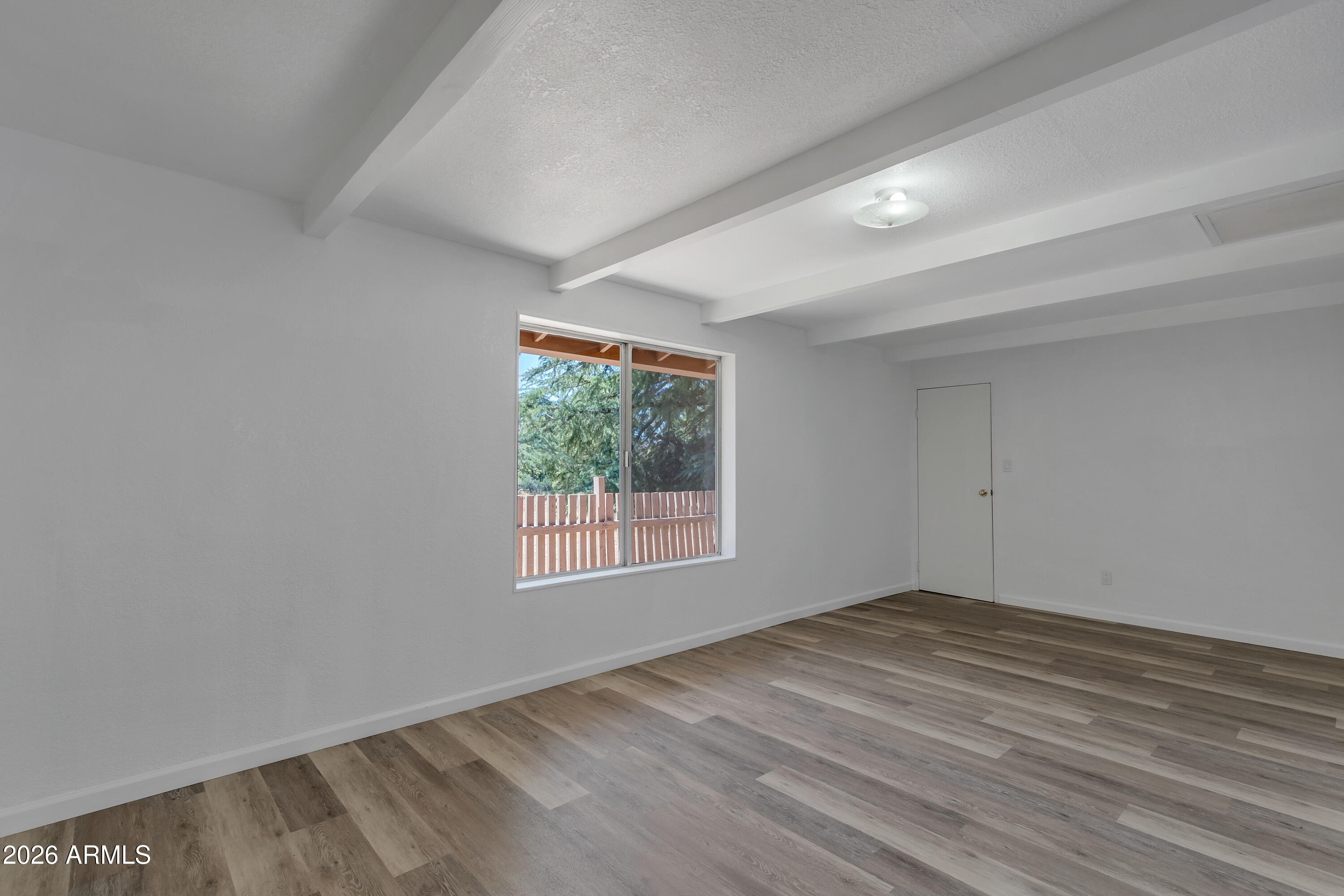 4410 North Montezuma Avenue Rimrock, AZ 86335 - Photo 11 of 27 Living Room