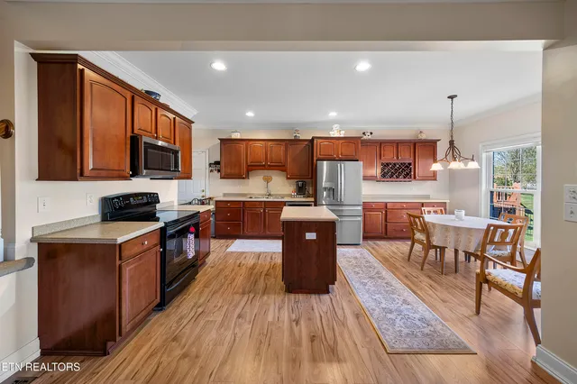 $700,000 | 12617 Weatherstone Drive, Knoxville, TN 37922