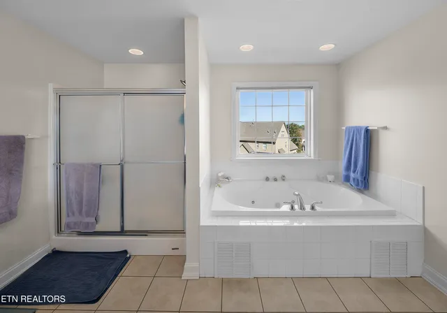 $700,000 | 12617 Weatherstone Drive, Knoxville, TN 37922