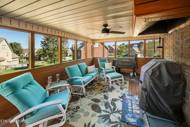 $700,000 | 12617 Weatherstone Drive, Knoxville, TN 37922