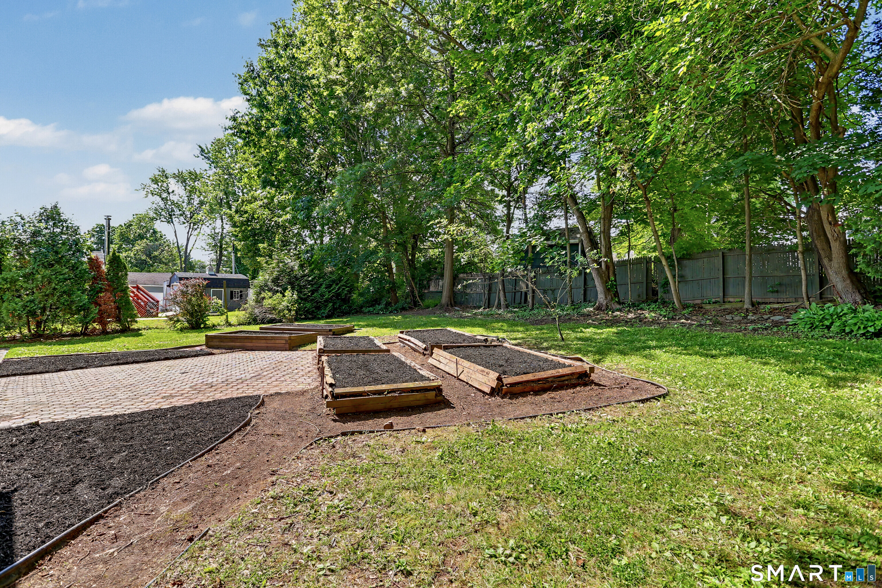 42 Carroll Road Hamden, CT 06517 - Photo 29 of 32