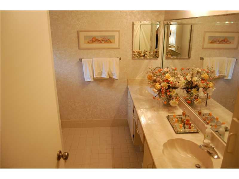 8428 Parkgate Road, Unit 8428 Boca Raton, FL 33496 - Photo 13 of 27 Bathroom Master