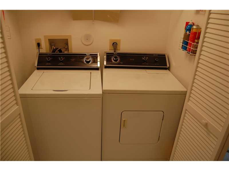 8428 Parkgate Road, Unit 8428 Boca Raton, FL 33496 - Photo 19 of 27 Laundry Room