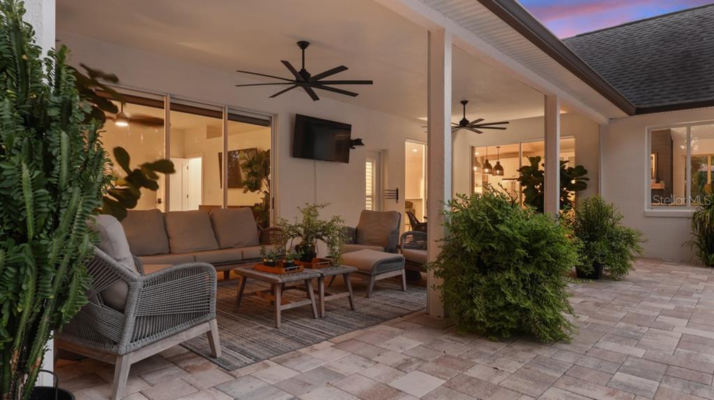 4733 Chuluota Road Orlando, FL 32820 - Photo 28 of 46 a outdoor space with furniture