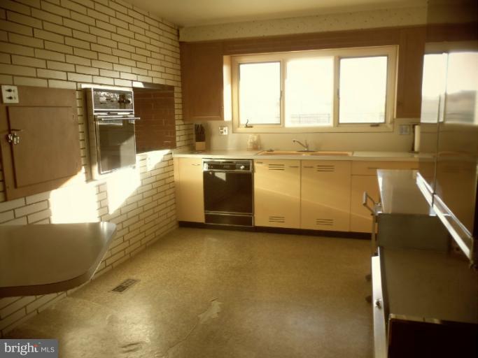 2655 Deer Park Road Finksburg, MD 21048 - Photo 14 of 20 Kitchen