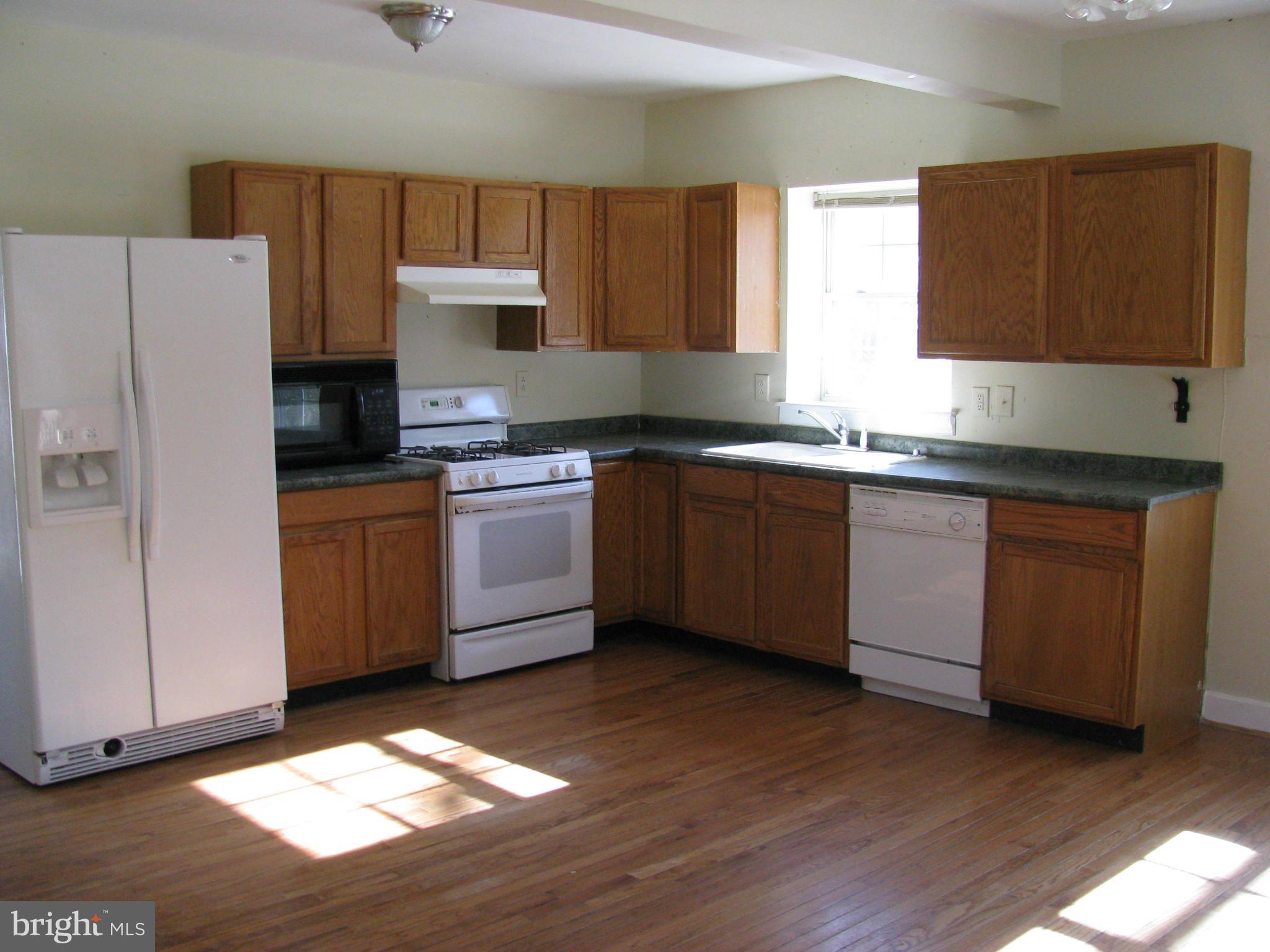 18581 Old Triangle Road Triangle, VA 22172 - Photo 4 of 10 Kitchen