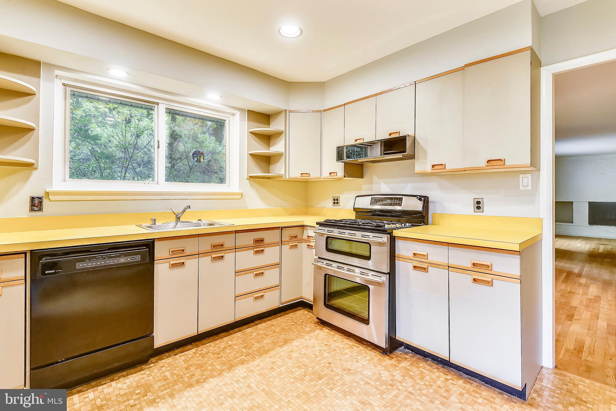 7705 Beech Tree Road Bethesda, MD 20817 - Photo 12 of 15 Gallery Image 12