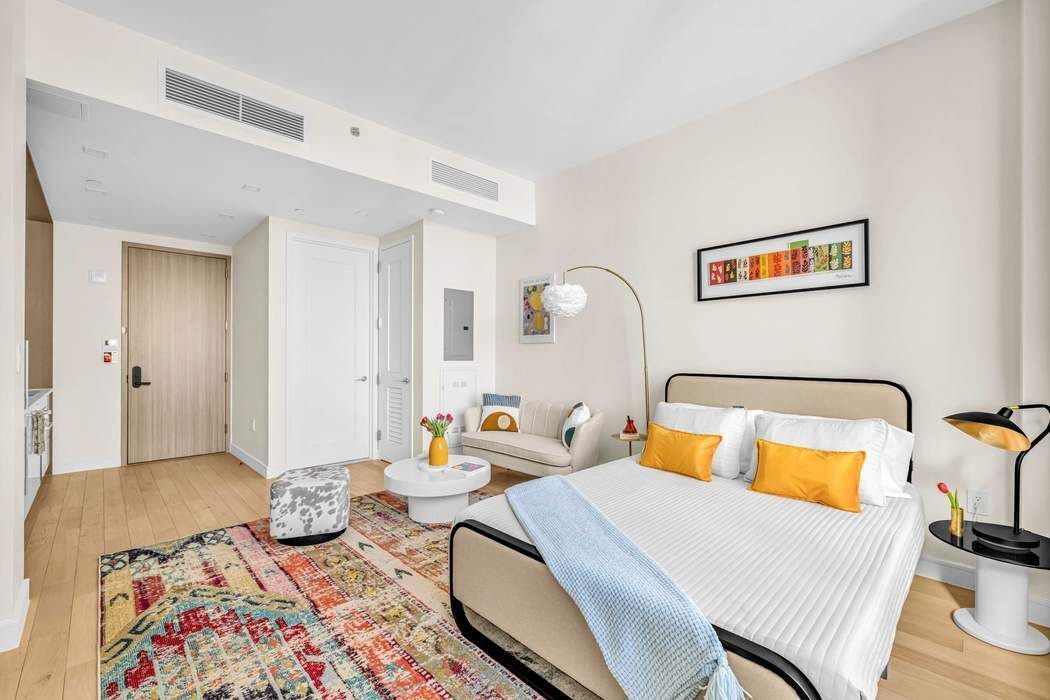 45-30 Pearson Street, Unit 18E Queens, NY 11101 - Photo 5 of 15