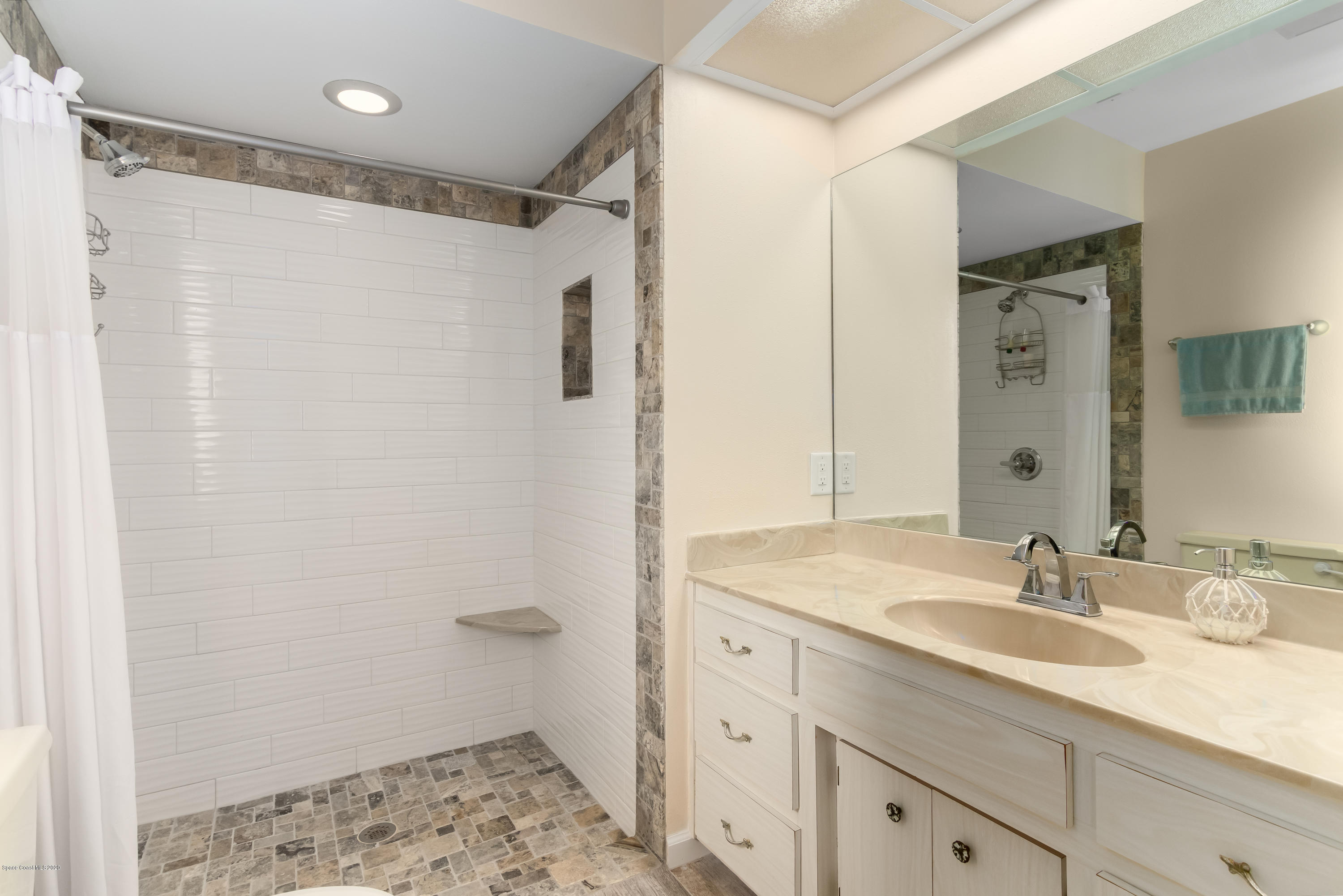 439 Winchester Road Satellite Beach, FL 32937 - Photo 13 of 29 Master Bath