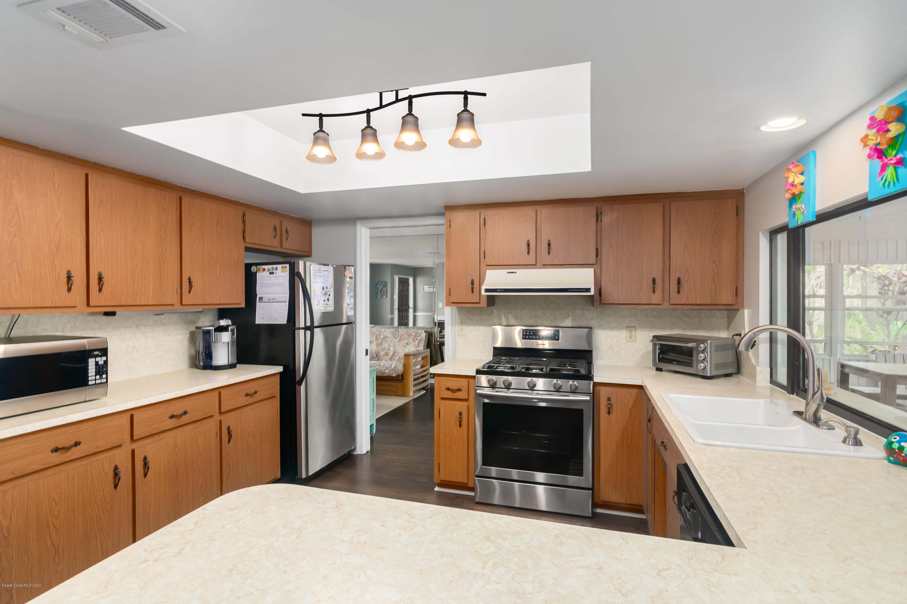 439 Winchester Road Satellite Beach, FL 32937 - Photo 9 of 29 Kitchen
