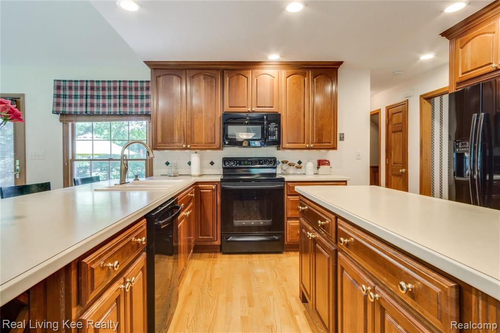 354 Texas Avenue Rochester Hills, MI 48309 - Photo 26 of 62