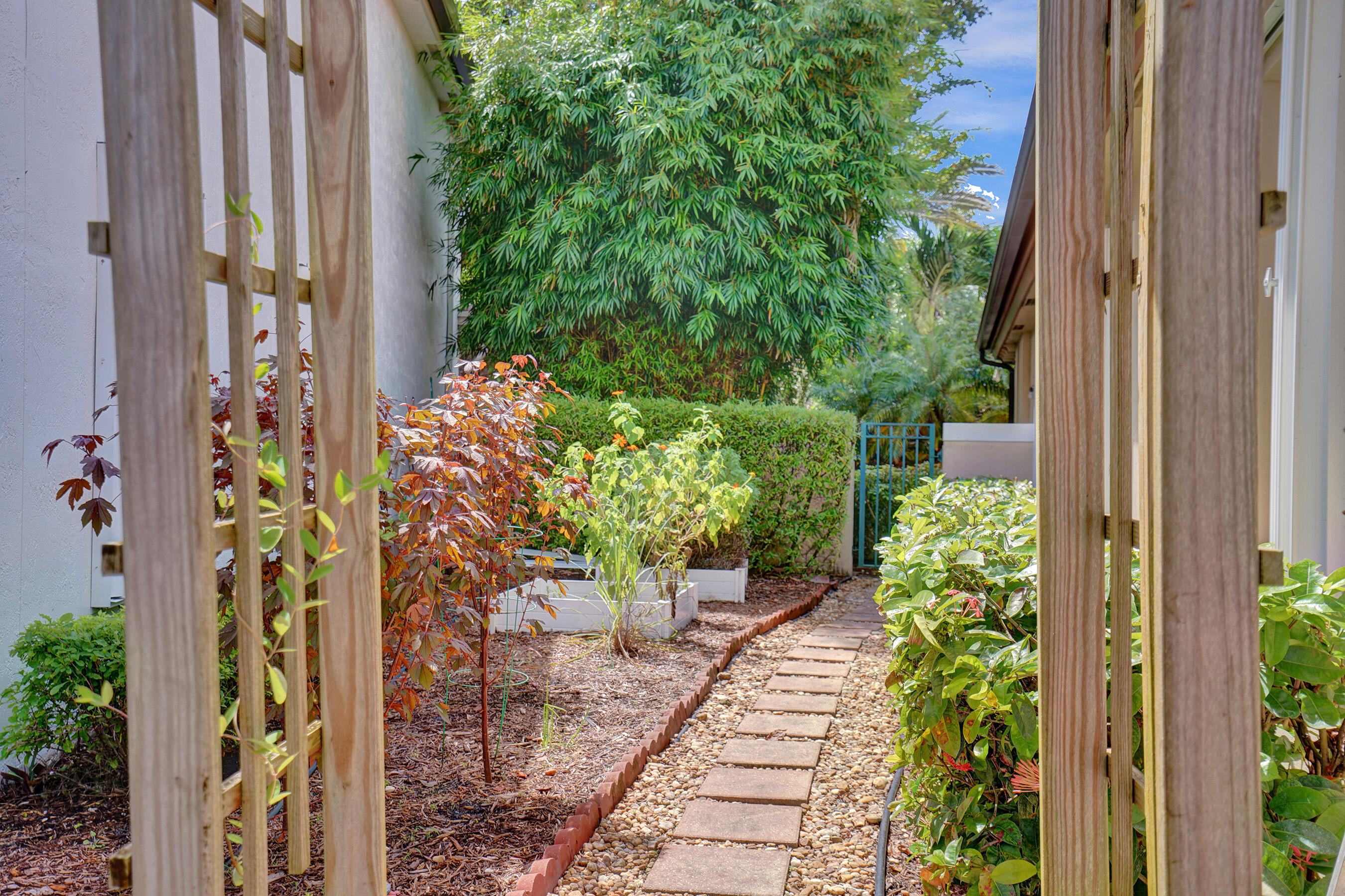 6253 Northwest 23rd Road Boca Raton, FL 33434 - Photo 48 of 121 Side of the house