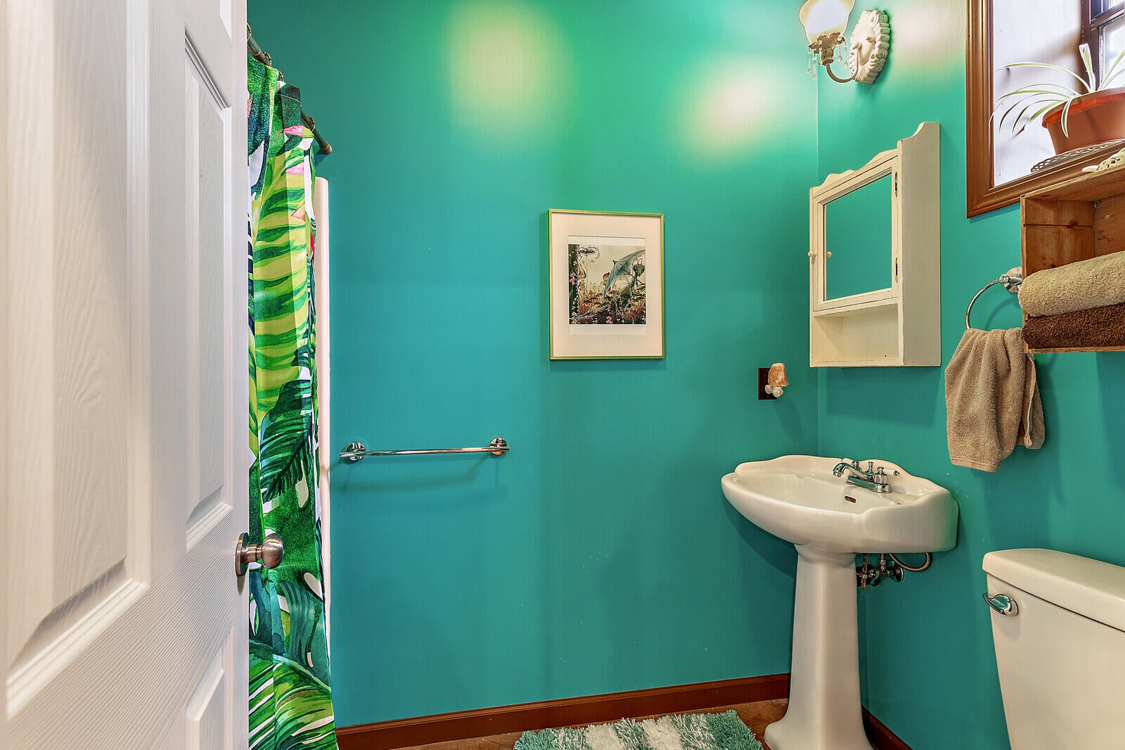 4790 Andrews Road Medford, OR 97501 - Photo 46 of 80 Downstairs bathroom.