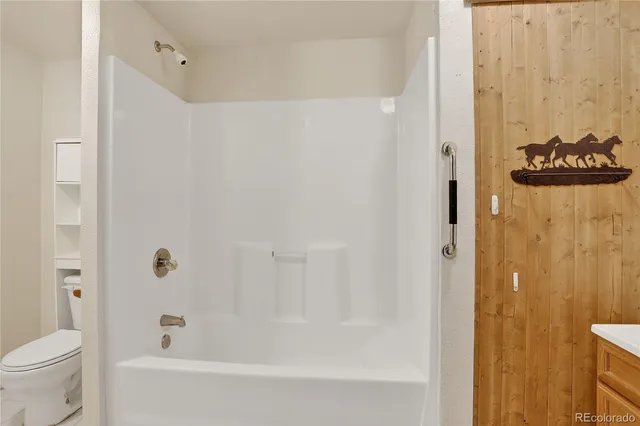 $1,000,000 | 2406 Horrogate Road, Byers, CO 80103