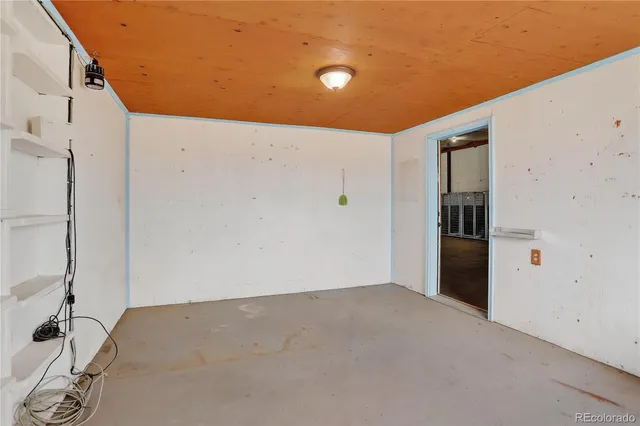 $1,000,000 | 2406 Horrogate Road, Byers, CO 80103