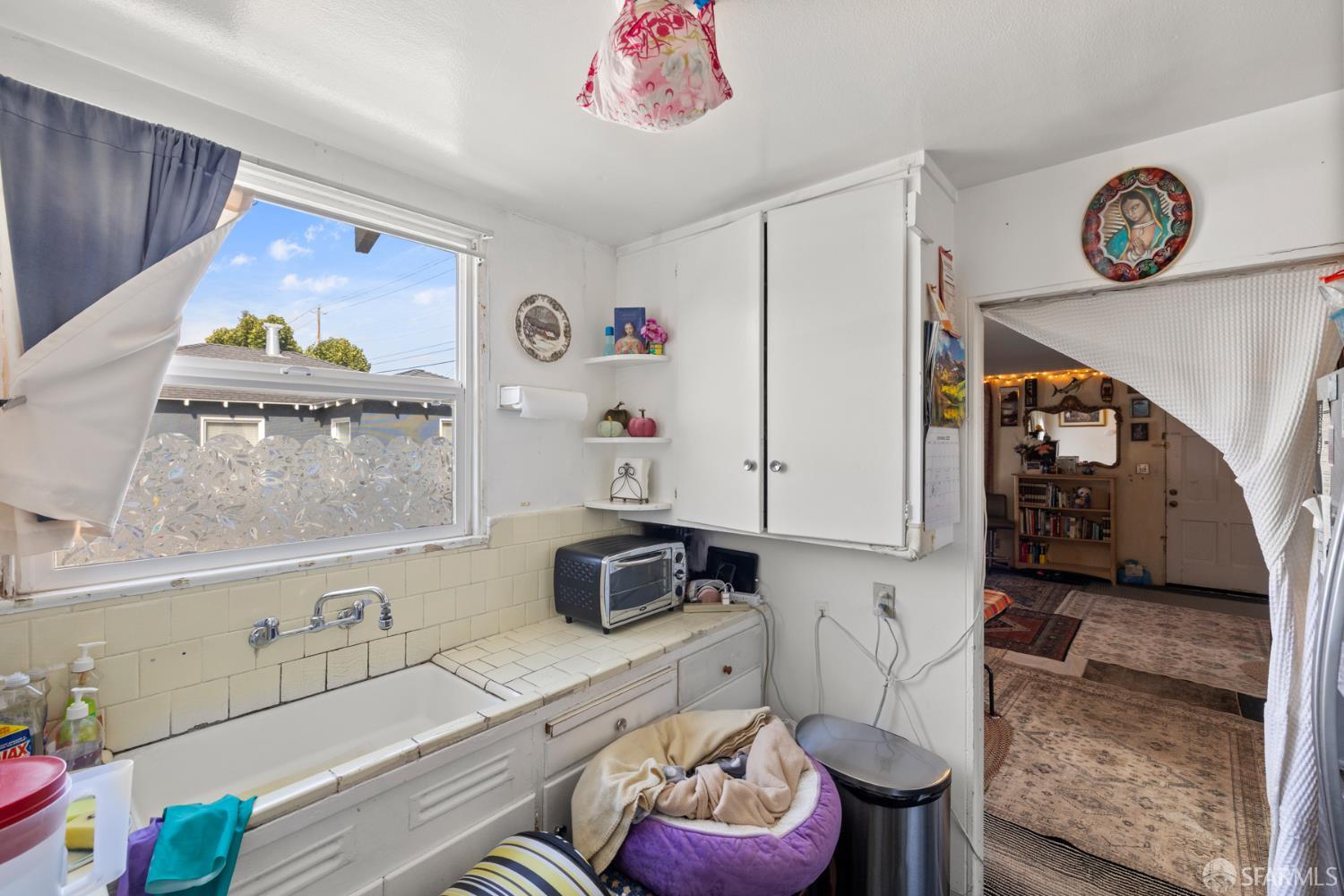 481 Rollins Road Burlingame, CA 94010 - Photo 7 of 16