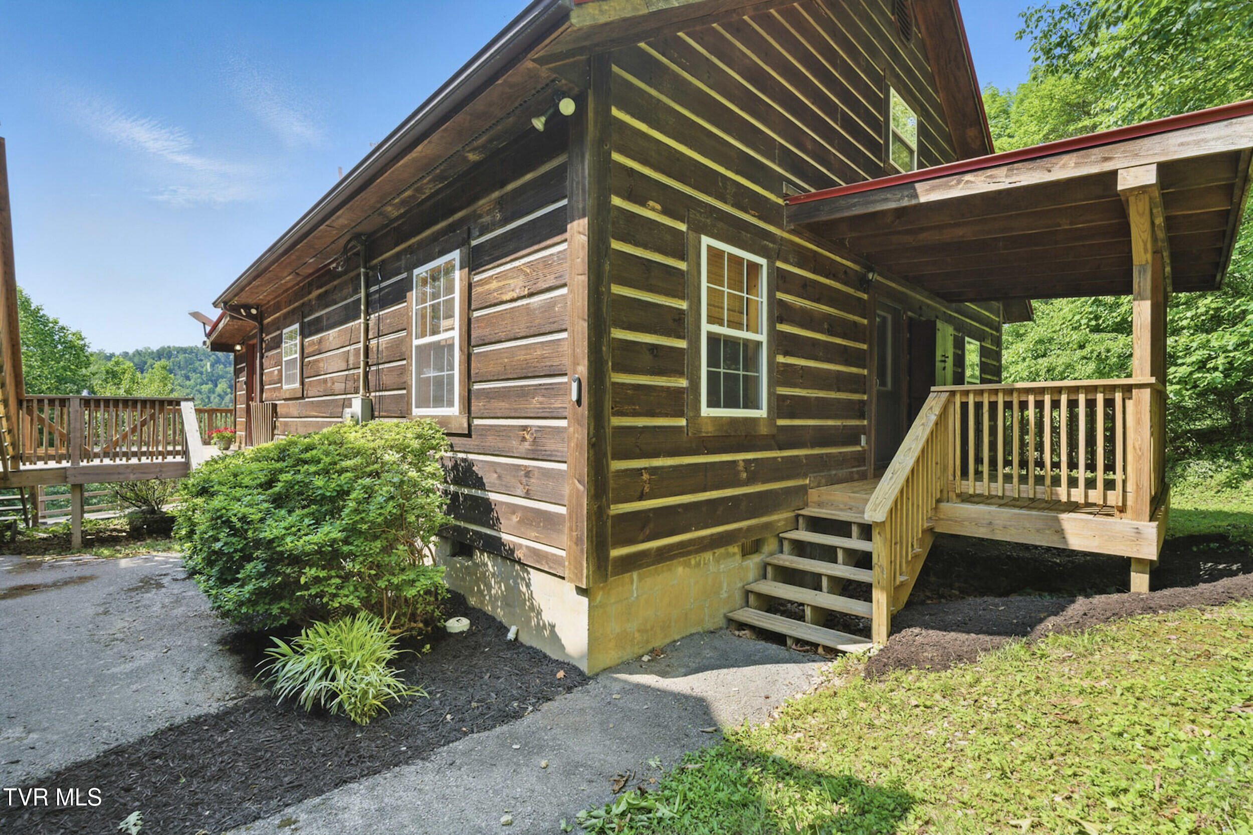 2210 Norris Road Butler, TN 37640 - Photo 30 of 44 back view