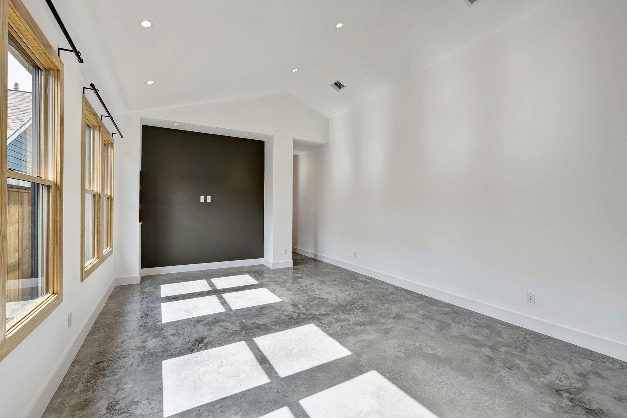 907 Kern Street, Unit A Houston, TX 77009 - Photo 6 of 18 Security system in place (tenant to pay for monitoring).