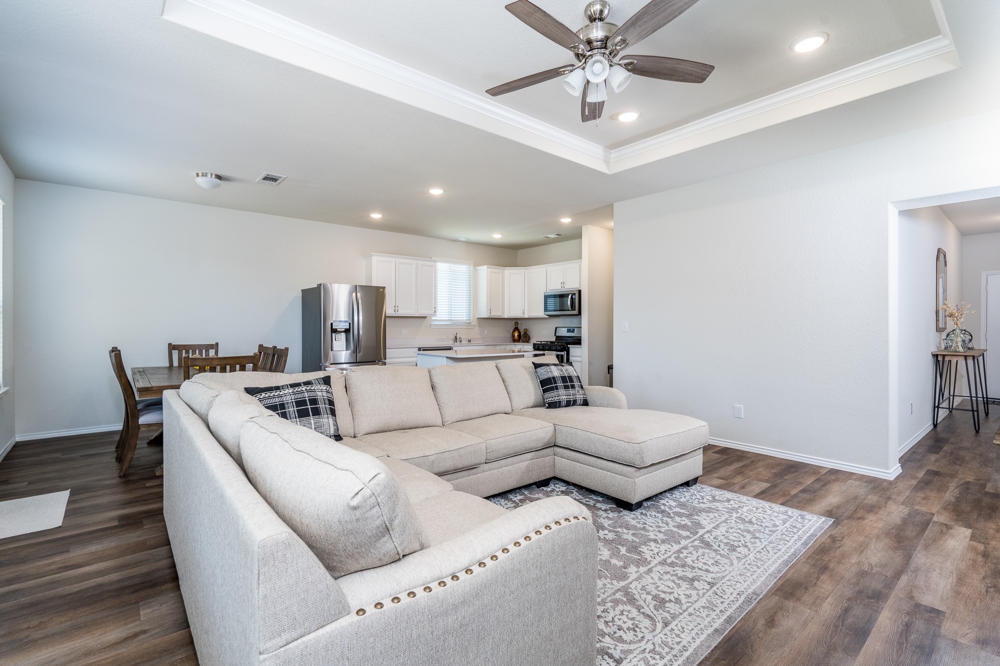 4256 Pine Still Road Conroe, TX 77304 - Photo 6 of 21 Spacious living room