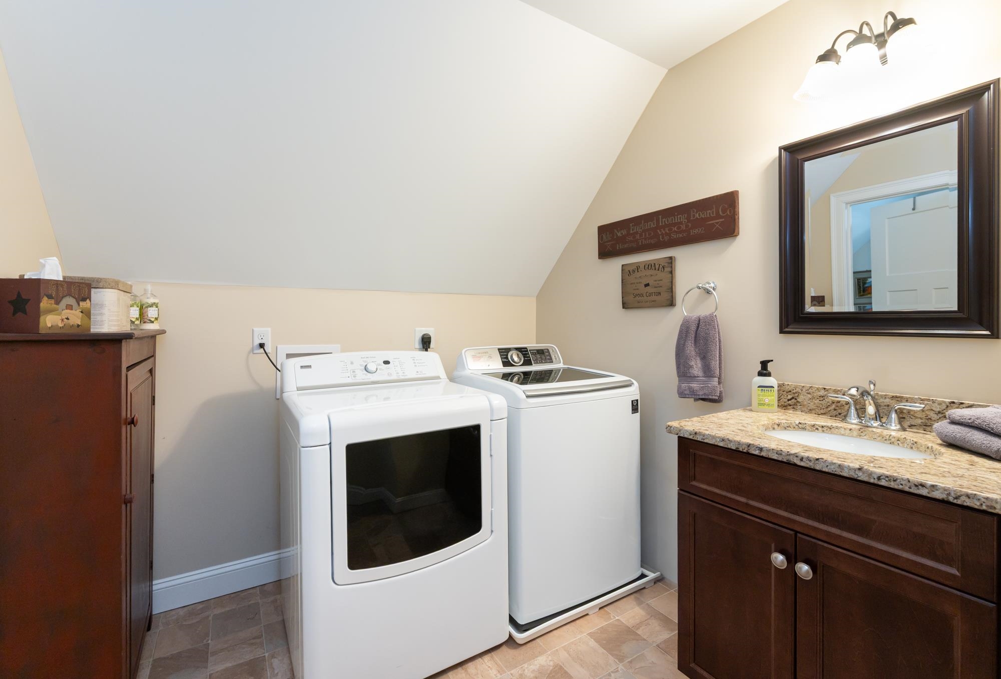 226 Villager Road Chester, NH 03036 - Photo 14 of 28