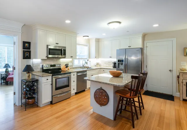 $549,900 | 226 Villager Road, Chester, NH 03036