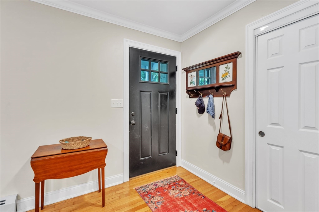 4 Colonial Road Sutton, MA 01590 - Photo 5 of 38