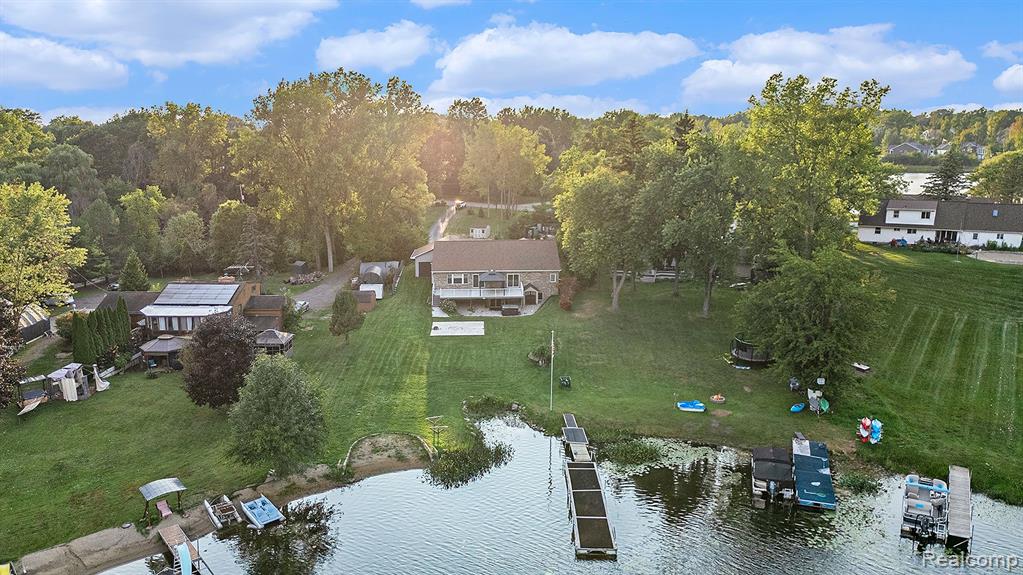 1335 Butcher Road Fenton, MI 48430 - Photo 4 of 55