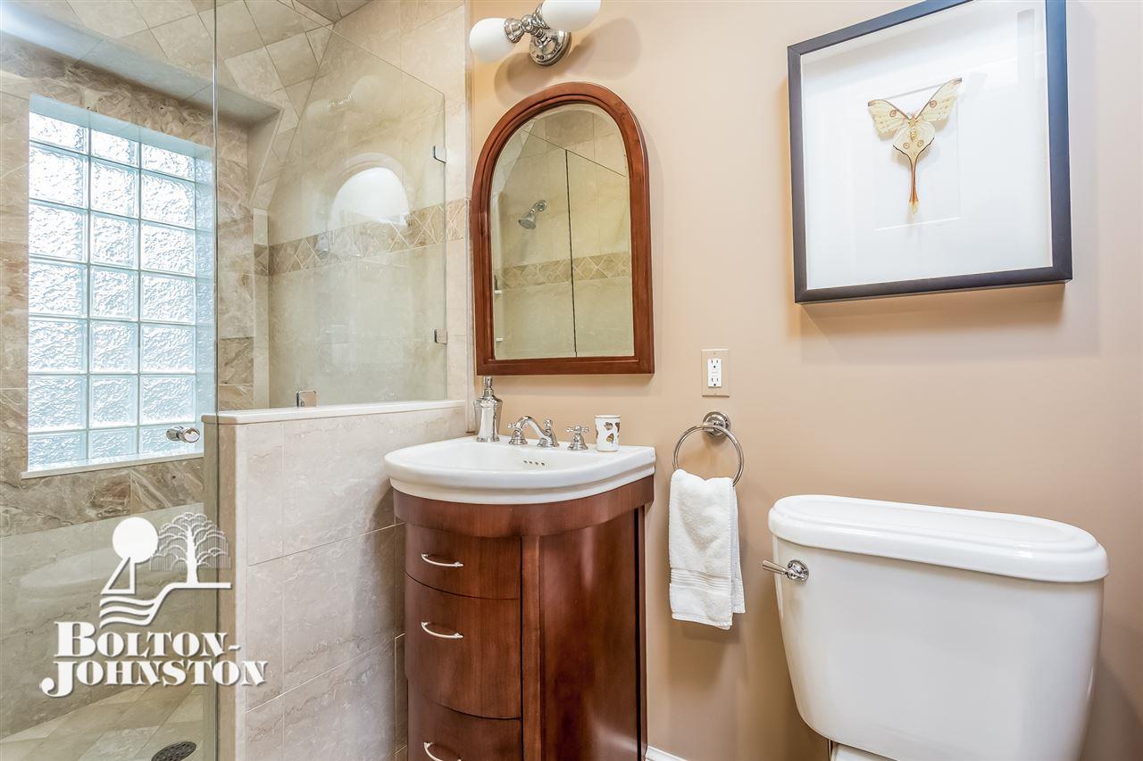 84 Vendome Road Grosse Pointe Farms, MI 48236 - Photo 17 of 41
