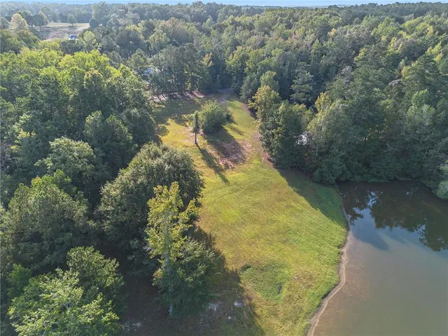 $925,000 | 10861 Hutchesons Ferry Road, Chattahoochee Hills, GA 30268