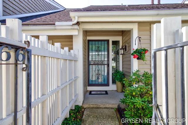 $399,900 | 566 Wind Drift Lane, Unit 23, Spring Lake, MI 49456