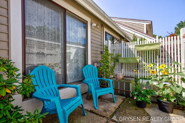 $399,900 | 566 Wind Drift Lane, Unit 23, Spring Lake, MI 49456