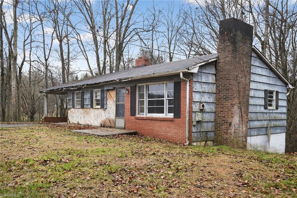 4021 Vestal Road Jonesville, NC 28642 - Photo 2 of 31