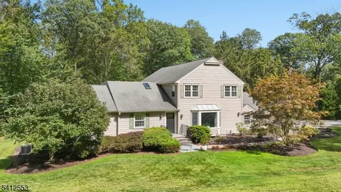 $1,349,000 | 8 Oak Park Drive, Morristown, NJ 07960