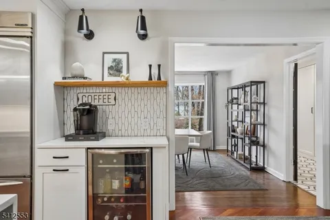 $1,349,000 | 8 Oak Park Drive, Morristown, NJ 07960