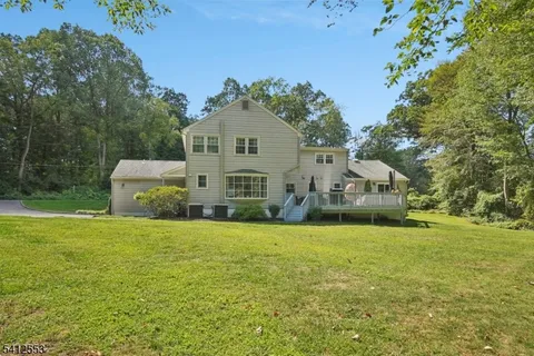 $1,349,000 | 8 Oak Park Drive, Morristown, NJ 07960