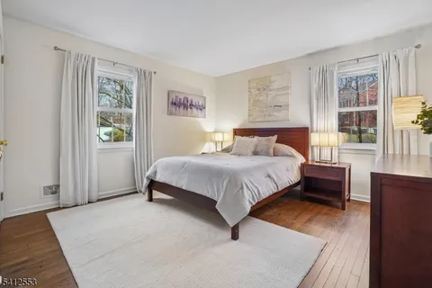 $1,349,000 | 8 Oak Park Drive, Morristown, NJ 07960