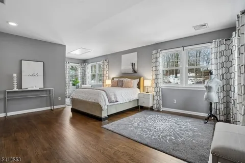 $1,349,000 | 8 Oak Park Drive, Morristown, NJ 07960