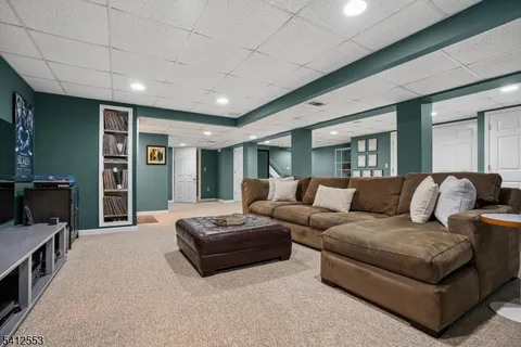 $1,349,000 | 8 Oak Park Drive, Morristown, NJ 07960