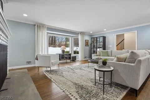 $1,349,000 | 8 Oak Park Drive, Morristown, NJ 07960