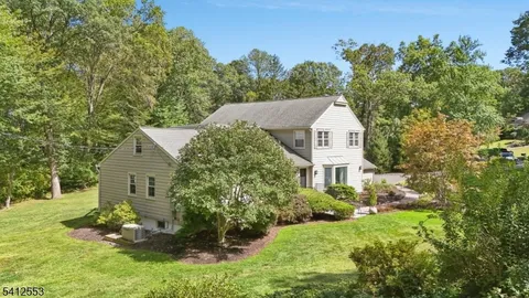 $1,349,000 | 8 Oak Park Drive, Morristown, NJ 07960