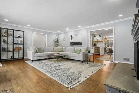 $1,349,000 | 8 Oak Park Drive, Morristown, NJ 07960