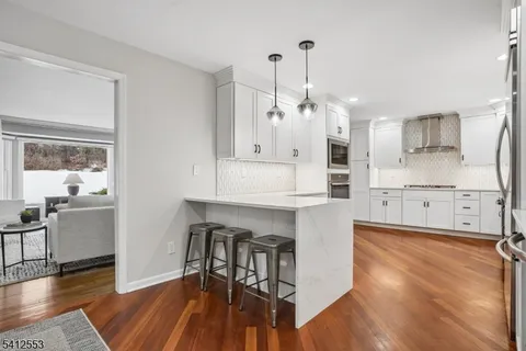 $1,349,000 | 8 Oak Park Drive, Morristown, NJ 07960