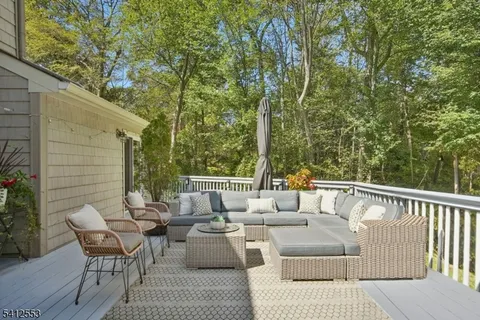 $1,349,000 | 8 Oak Park Drive, Morristown, NJ 07960