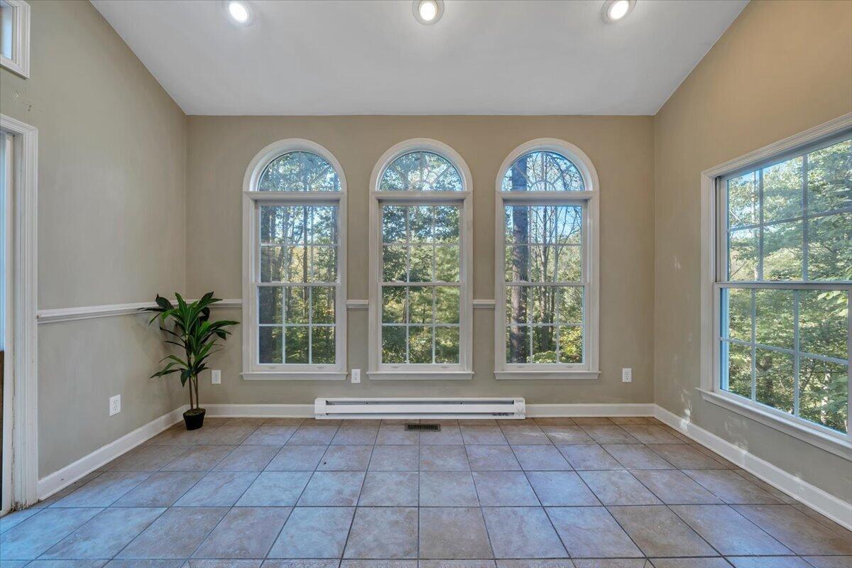 5539 Highfields Road Roanoke, VA 24018 - Photo 17 of 54 17-MIB08676